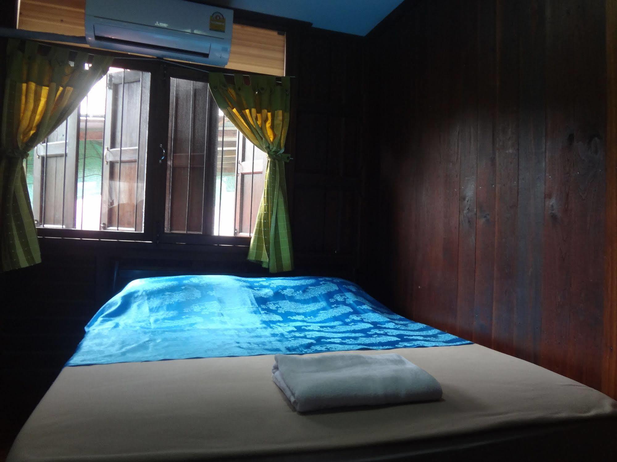 Baan Mai Guesthouse Mae Hong Son Exteriér fotografie