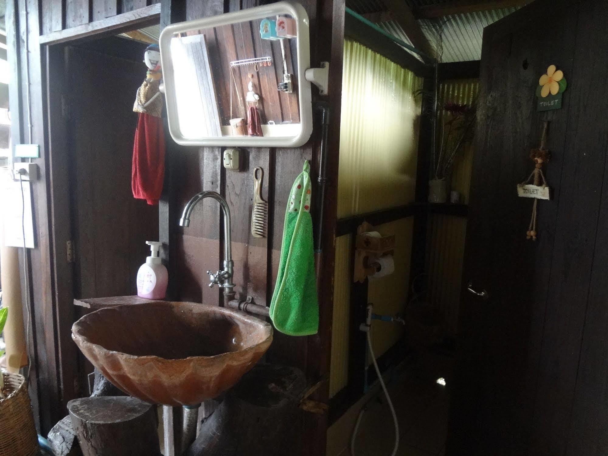 Baan Mai Guesthouse Mae Hong Son Exteriér fotografie